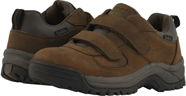Propet Cliff Walker Low Strap Men's Shoes Brown Crazy Horse : 8 XX (5E)