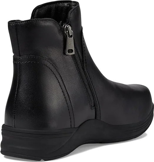 Propet Delphi Women's Boots Black : 7 M (B), Leather - Image 4