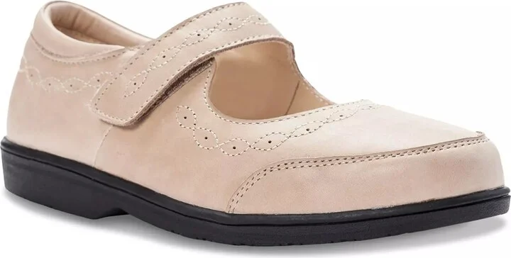 Propet Mary Ellen Flat