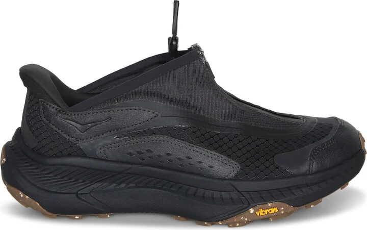 Protect Transport Black Sneakers