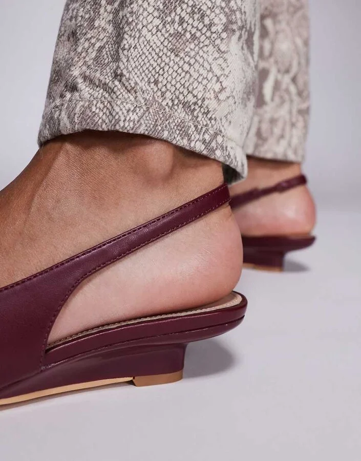 Public Desire Paphos sling back low wedge kitten heel shoes in burgundy - Image 4