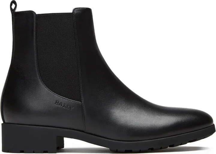 pull-tab Chelsea boots