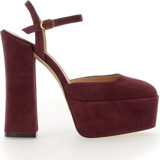 Pump In Suede