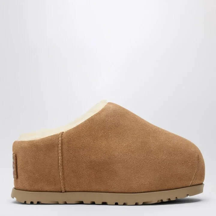 Pumped chestnut slipper