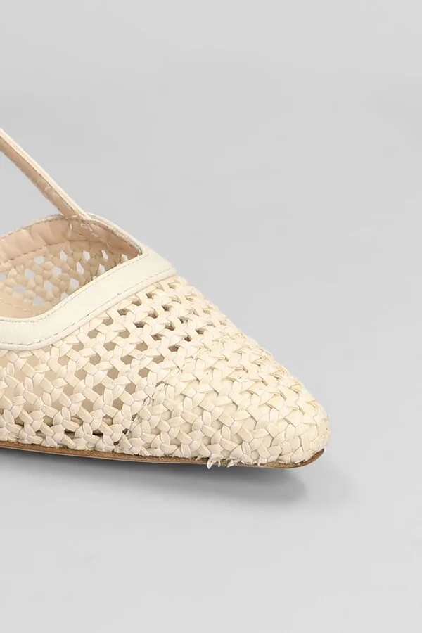 Pumps In Beige Leather - Image 5