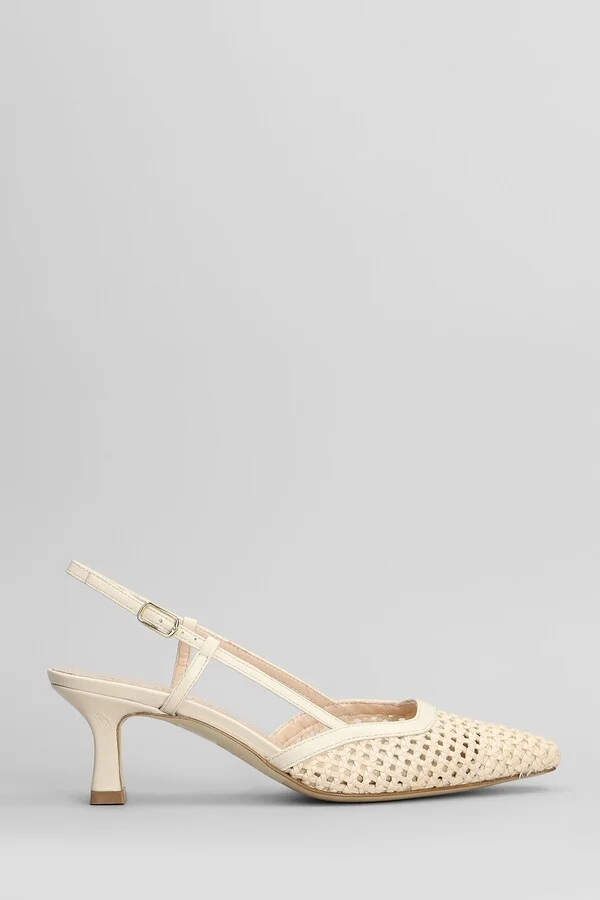 Pumps In Beige Leather