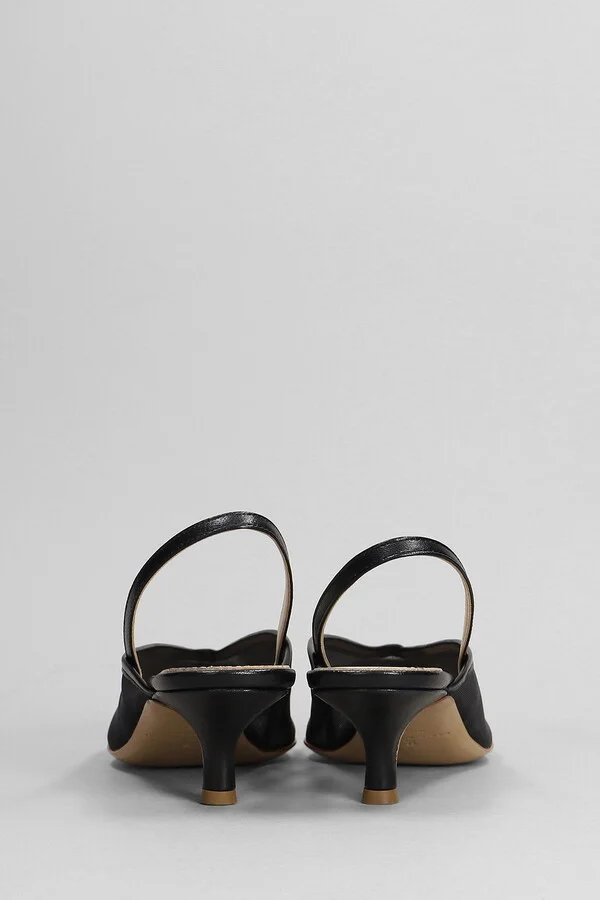 Pumps In Black Leather And Fabric - Image 4