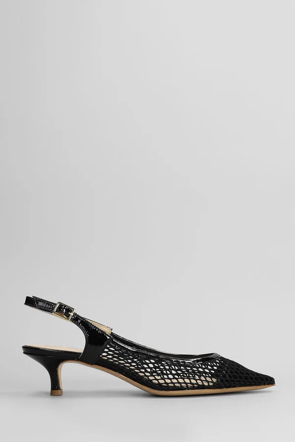 Pumps In Black Leather And Fabric
