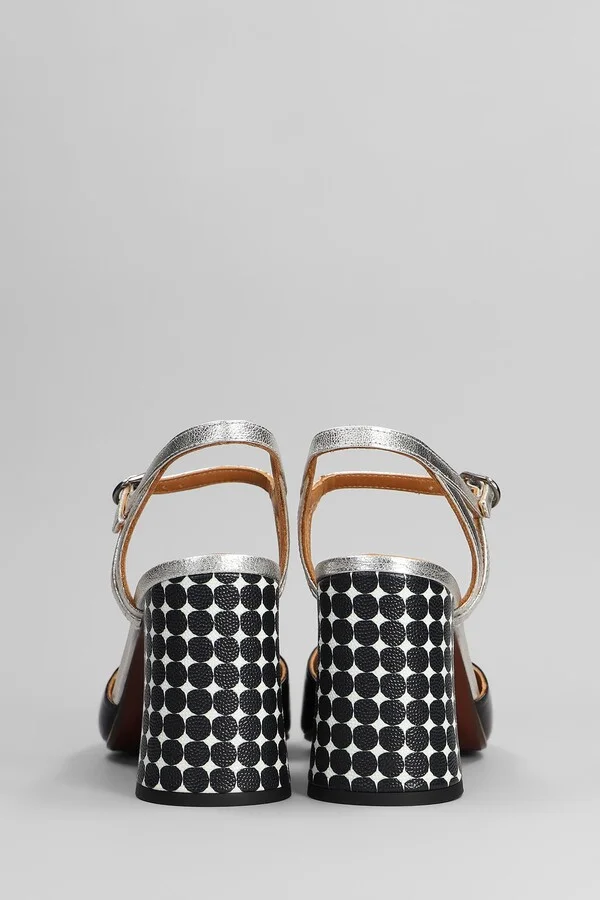 Pumps In Black Patent Leather - Image 4