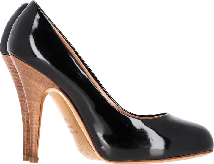 Pumps in Black Patent Leather