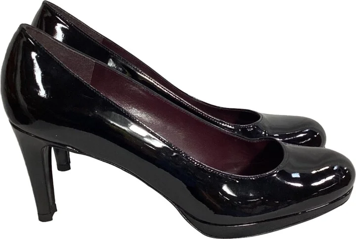 Pumps in Black Patent Leather