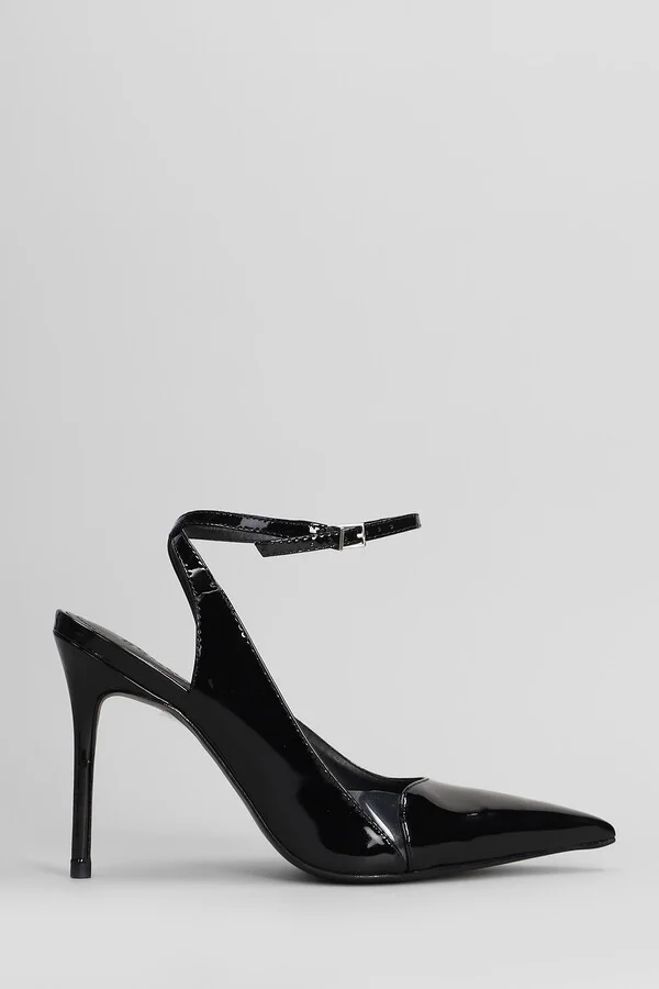Pumps In Black Patent Leather
