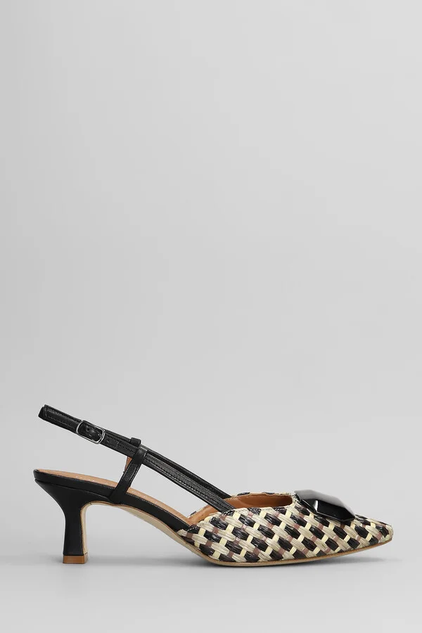 Pumps In Black Raffia