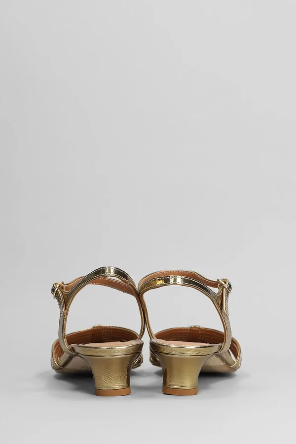 Pumps In Gold Leather - Image 4
