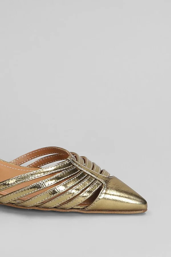 Pumps In Gold Leather - Image 5