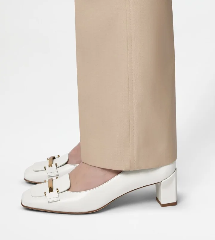 Pumps in Leather - Image 6