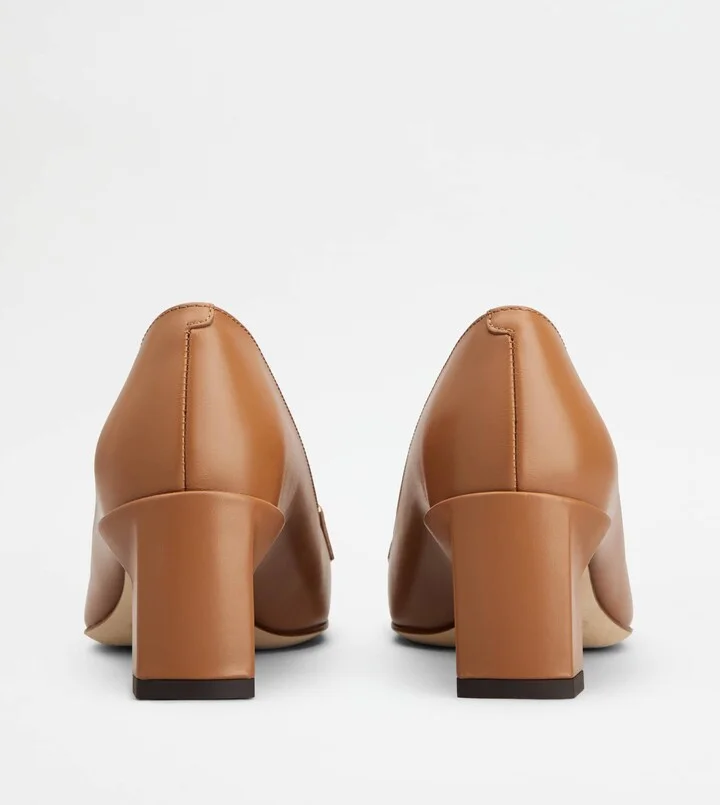 Pumps in Leather - Image 3