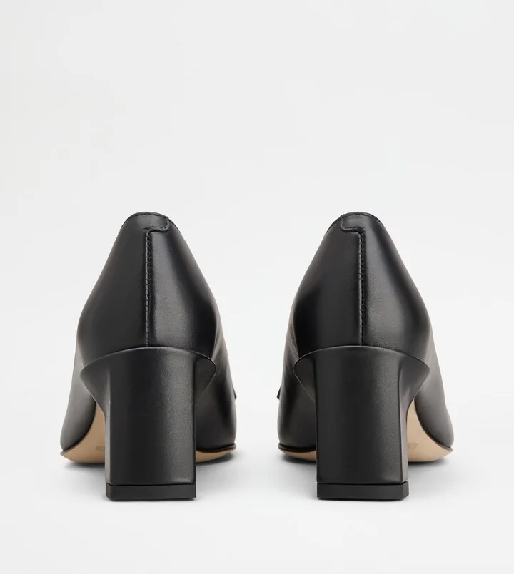 Pumps in Leather - Image 2