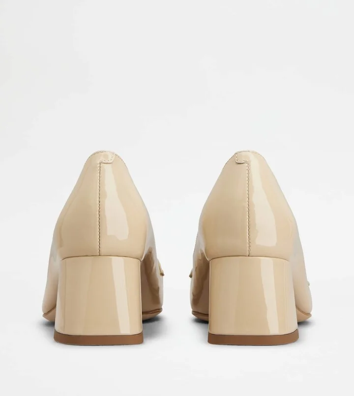 Pumps in Patent Leather - Image 3