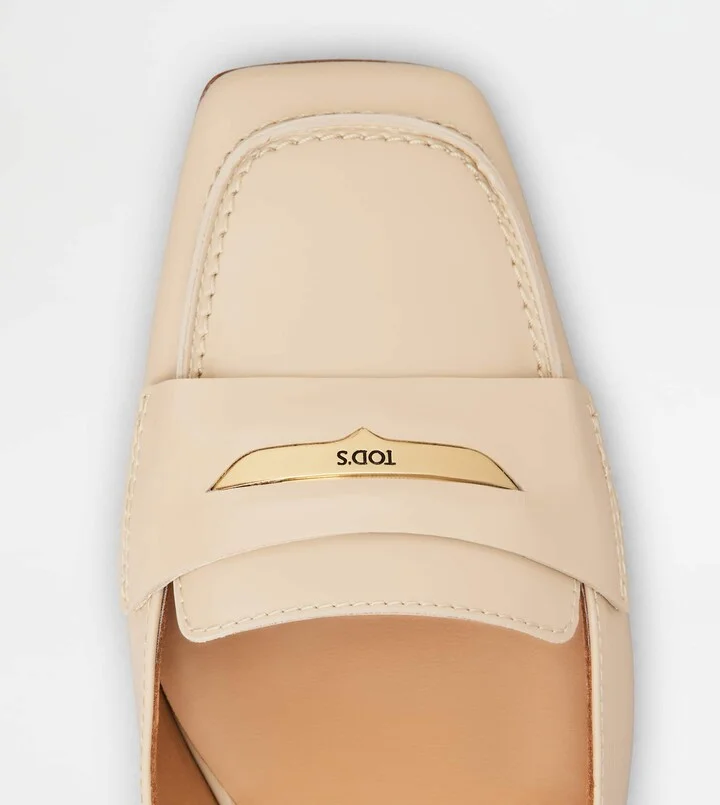 Pumps in Patent Leather - Image 4