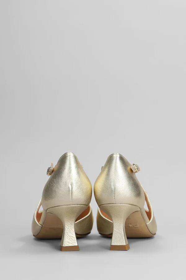 Pumps In Platinum Leather - Image 4