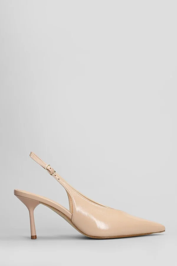 Pumps In Powder Leather