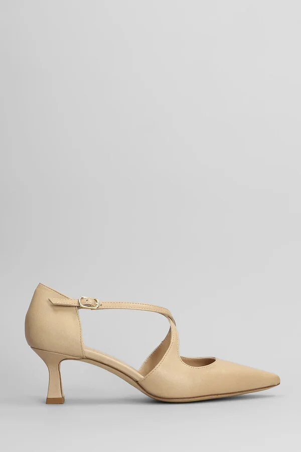 Pumps In Powder Leather