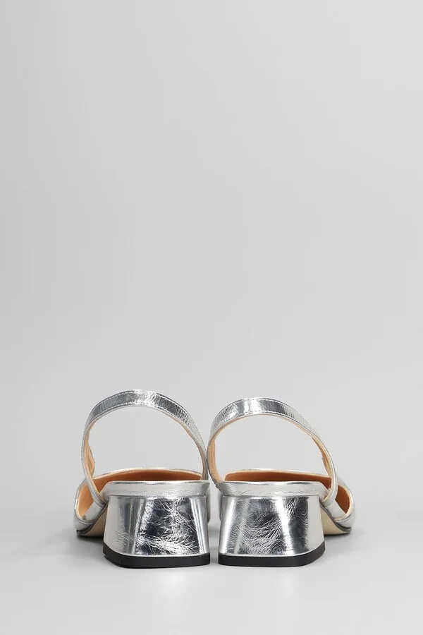 Pumps In Silver Leather - Image 4