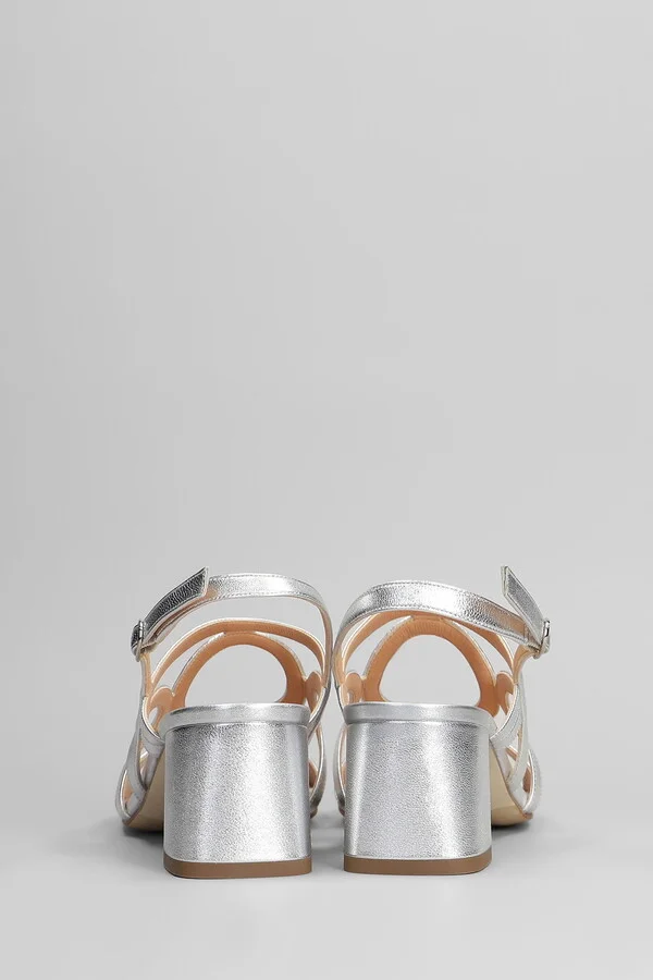 Pumps In Silver Leather - Image 4
