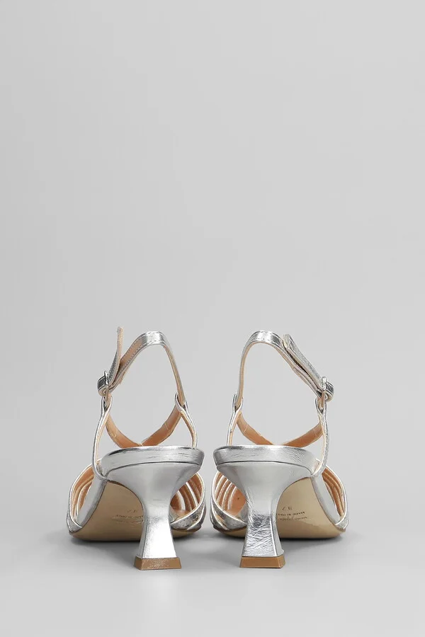 Pumps In Silver Leather - Image 4