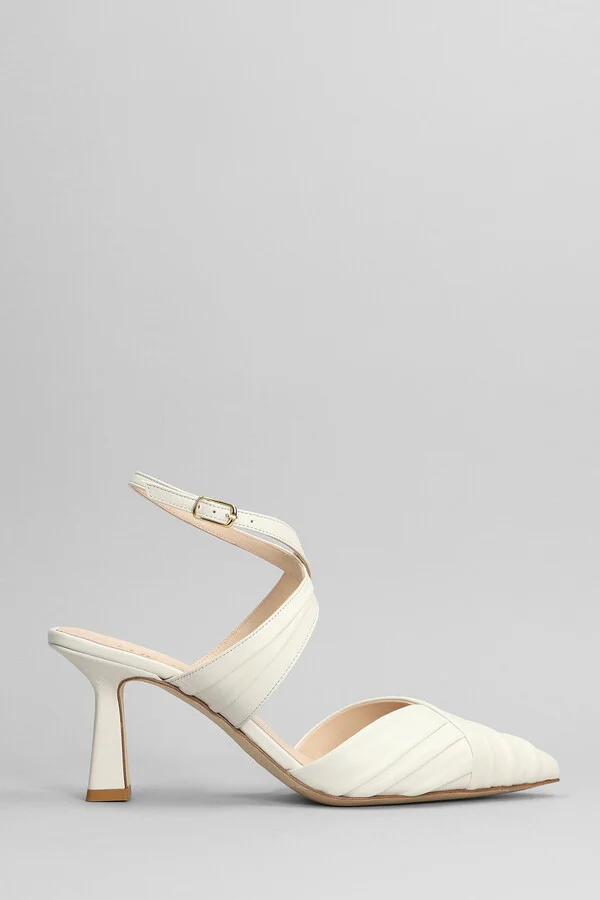 Pumps In White Leather