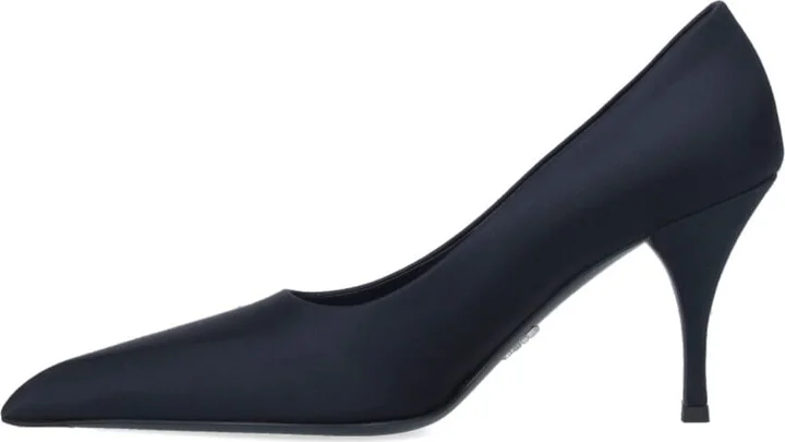 Pumps With Logo - Image 3