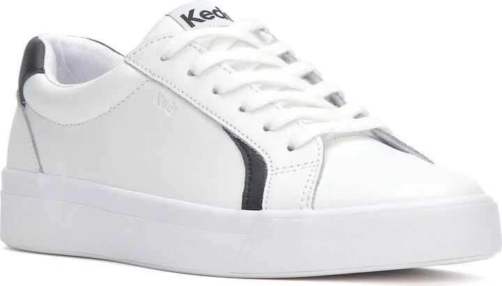 Pursuit Low Top Sneaker