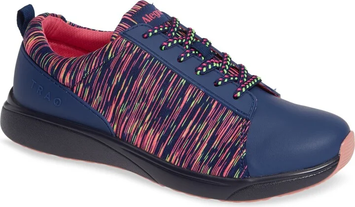 Qest Sneaker