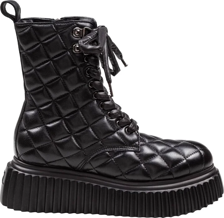 Quilted Leather Softy Lowboot Ankle Boot In Black Color
