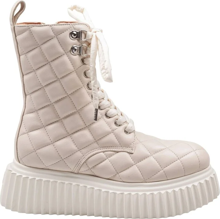 Quilted Leather Softy Lowboot Ankle Boot In Chalk Color