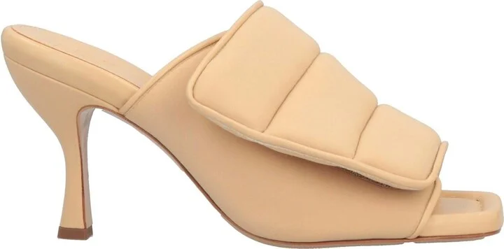 Quilted Padded Mule Pumps In Butter Yellow