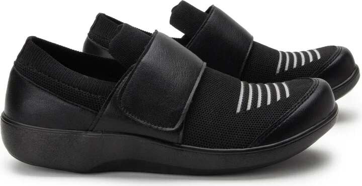 Qwik Sneaker