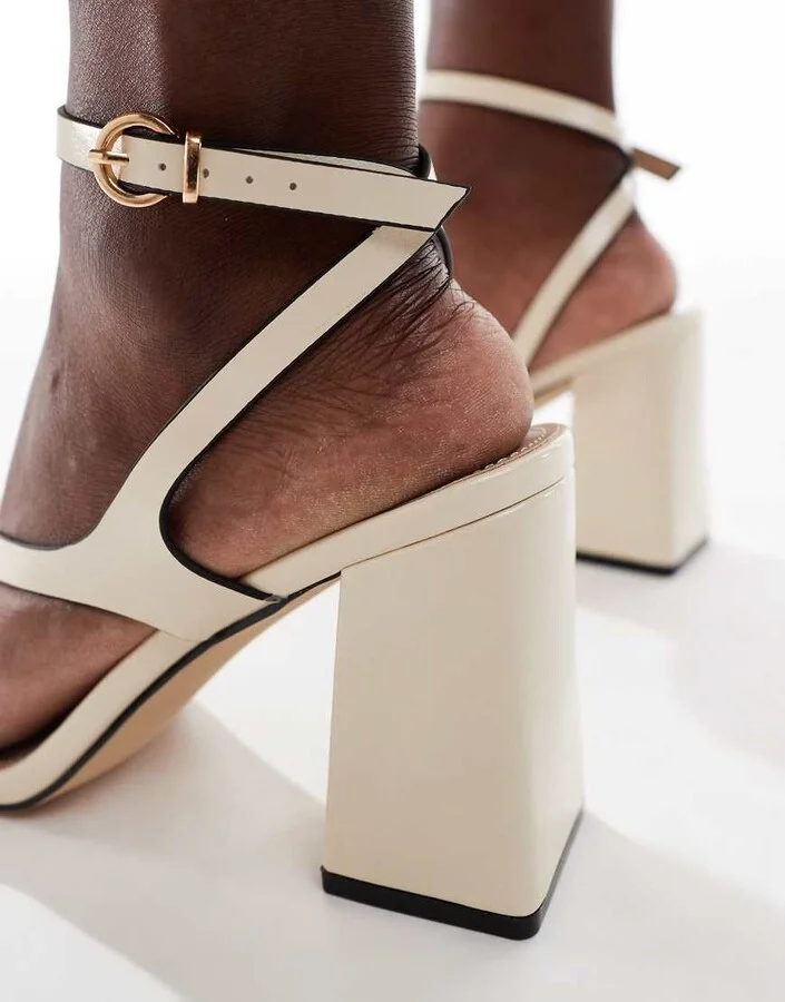 RAID Aubrey block heeled sandals in off white PU - Image 4