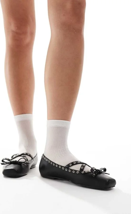 RAID Halo ballet flats with grommet details in black - Image 4