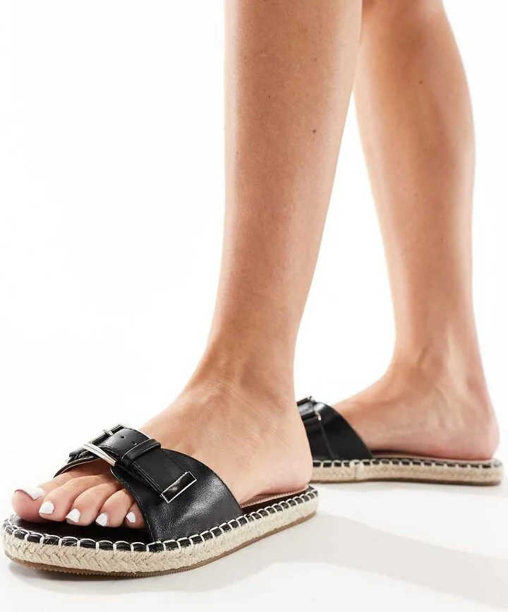 RAID Wide Fit Ruheen flat espadrille sandals in black - Image 4