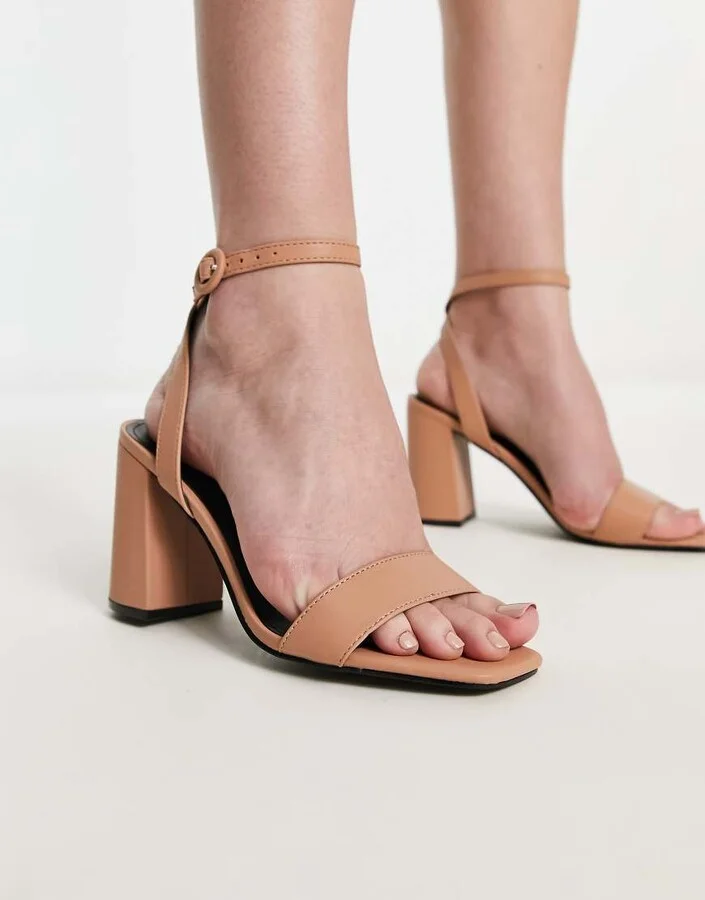 RAID Wink block heel sandals in beige - Image 4