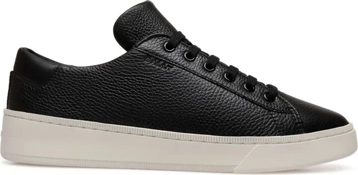 Raise sneakers
