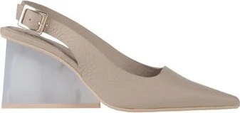 Ras Woman Pumps