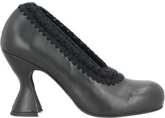 Ras Woman Pumps