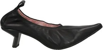 Ras Woman Pumps