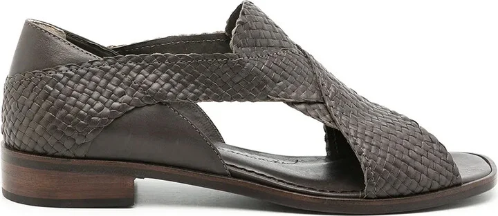 Rasteira Greek woven sandals