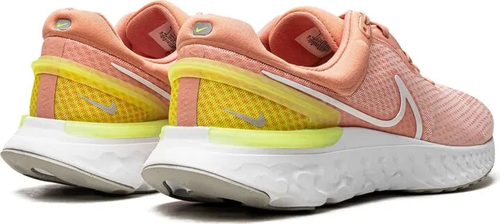 React Miler 3 sneakers - Image 3