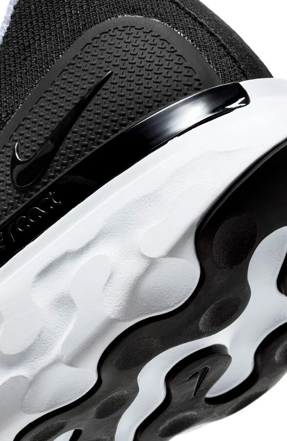 React Phantom Run Flyknit 2 Running Shoe - Image 5