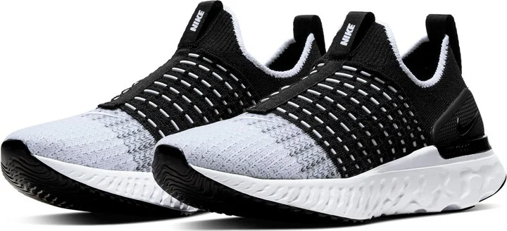 React Phantom Run Flyknit 2 Running Shoe